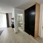 Aral - Gate Hotel