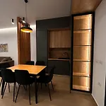 Aral - Gate Hotel