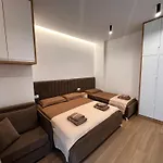 Hotel Aral - Gate *