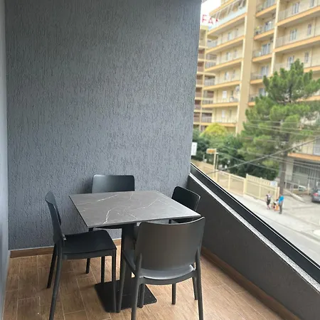 Aral - Gate Hotel *