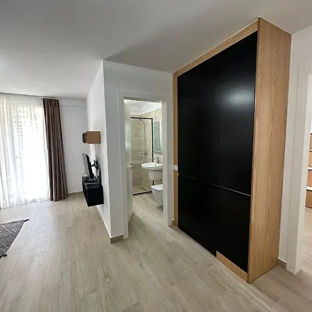 Aral - Gate Hotel