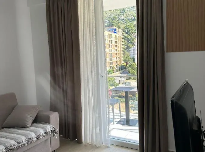 Hotel Aral - Gate *