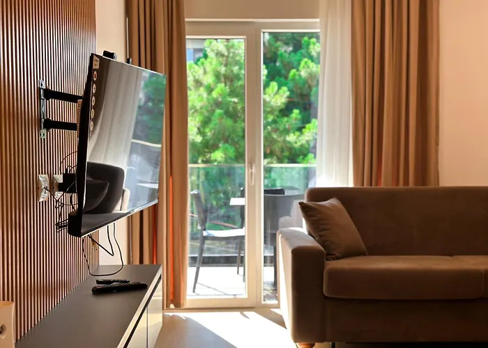 Aral - Gate Hotel *